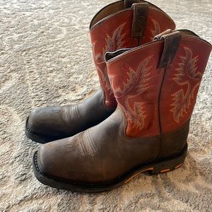 Ariat Wiggle R cowboy boots
